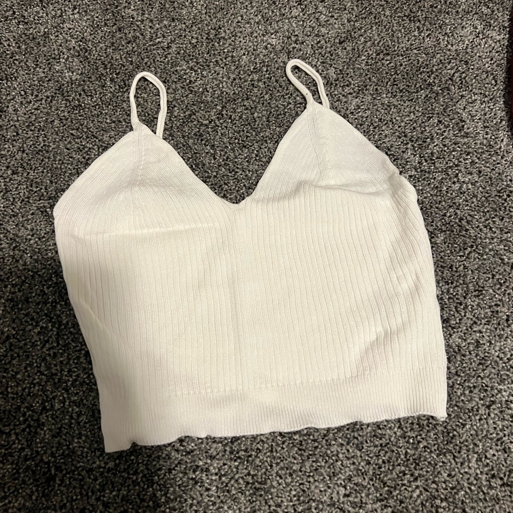 Medium white tank